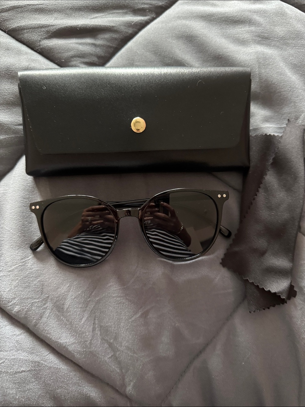 Sunglasses with Case - Unbranded
